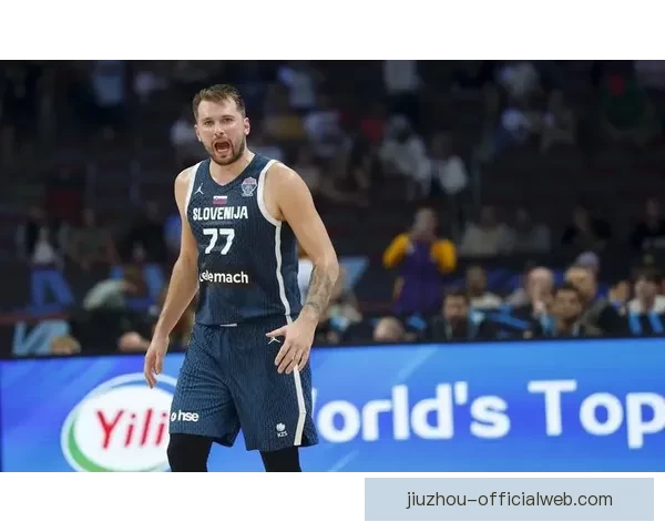 东契奇荣膺生涯第七次月最佳场均37+8+7表现出色 获防守提名